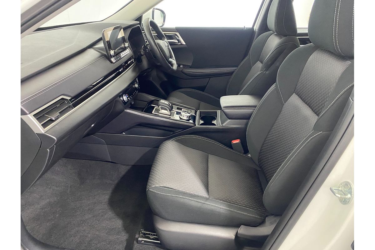 2024 Mitsubishi Outlander ES ZM
