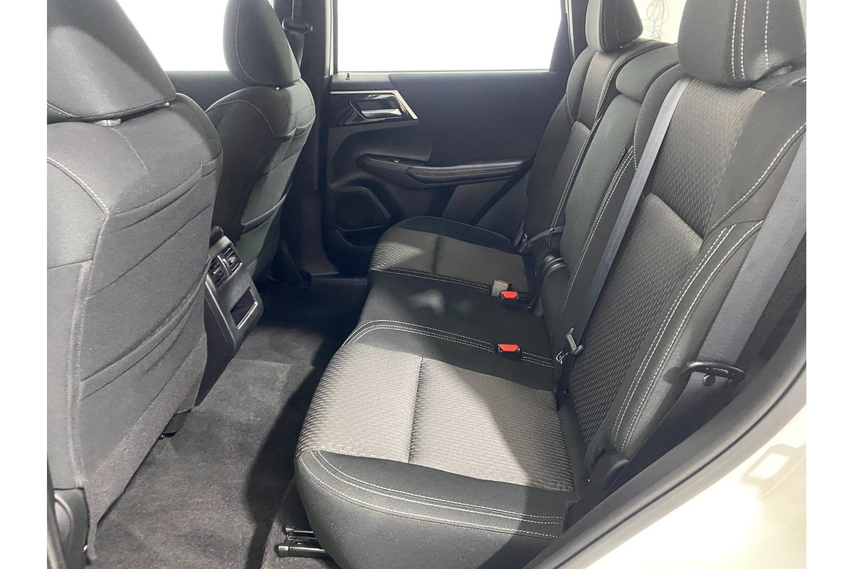 2024 Mitsubishi Outlander ES ZM
