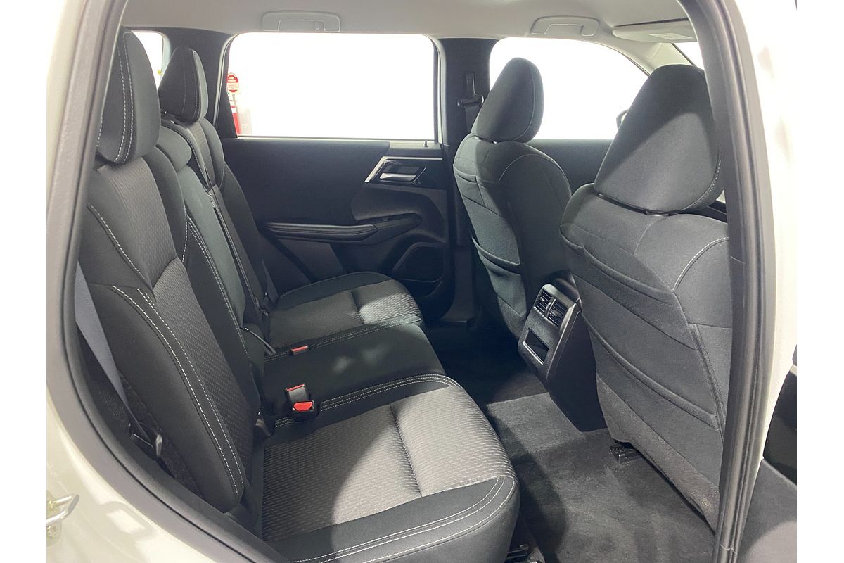 2024 Mitsubishi Outlander ES ZM