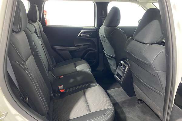2024 Mitsubishi Outlander ES ZM