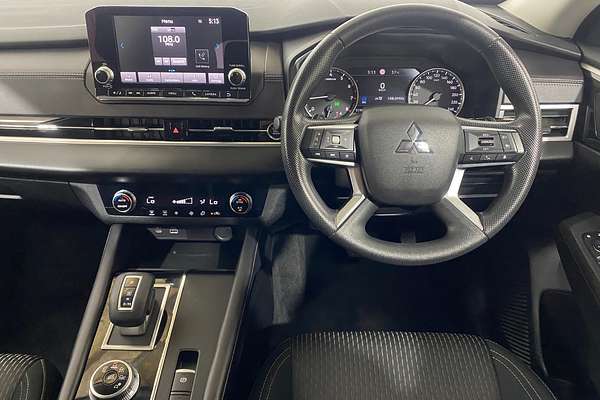 2024 Mitsubishi Outlander ES ZM
