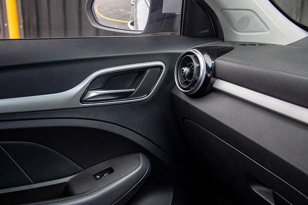2020 MG ZS Essence AZS1