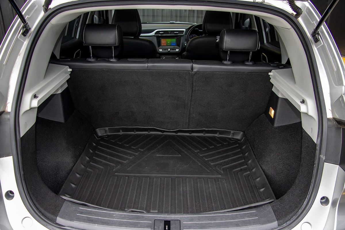 2020 MG ZS Essence AZS1