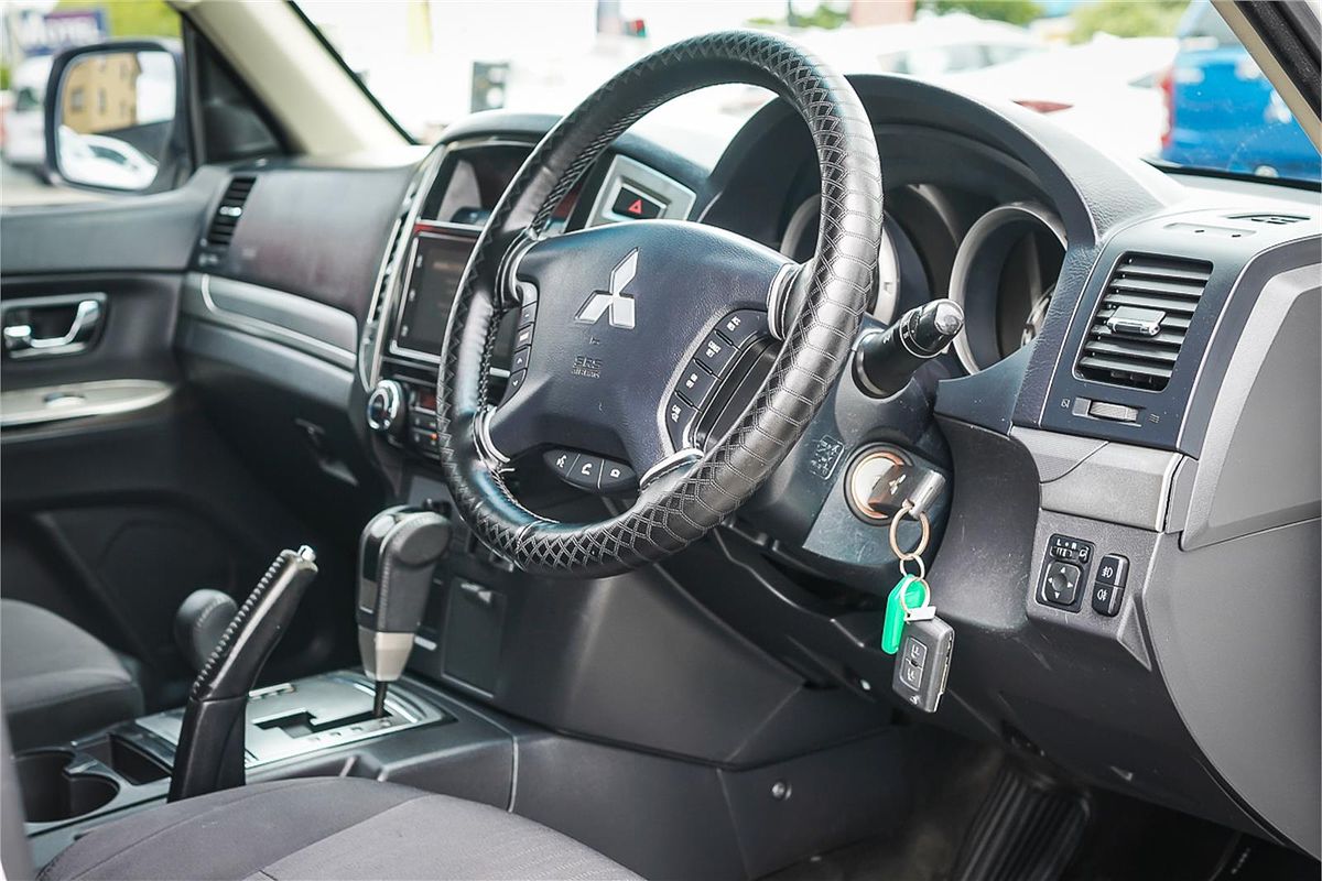 2017 Mitsubishi Pajero GLX NX