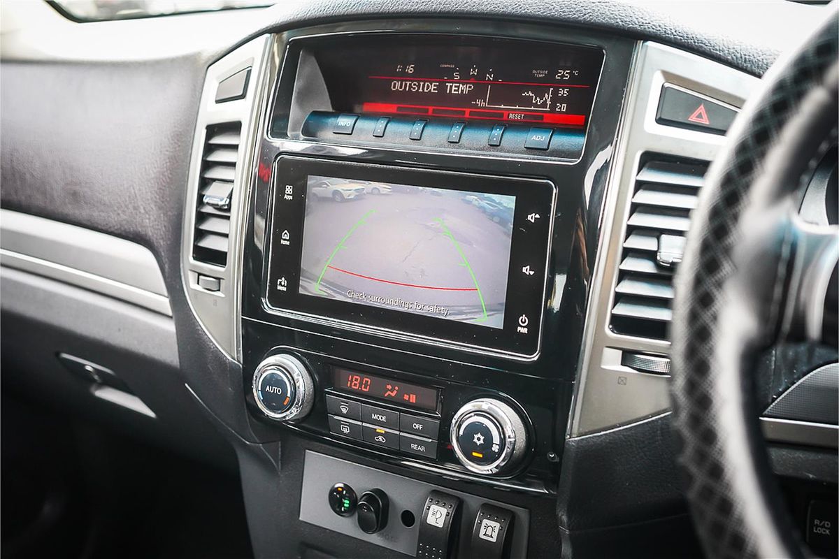 2017 Mitsubishi Pajero GLX NX