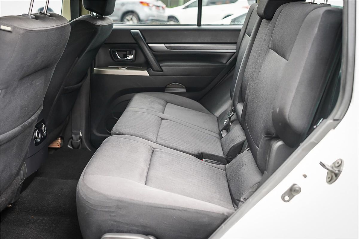 2017 Mitsubishi Pajero GLX NX