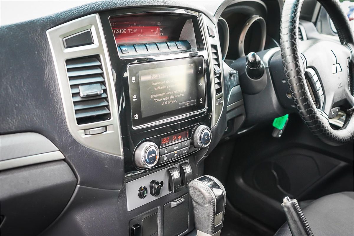 2017 Mitsubishi Pajero GLX NX
