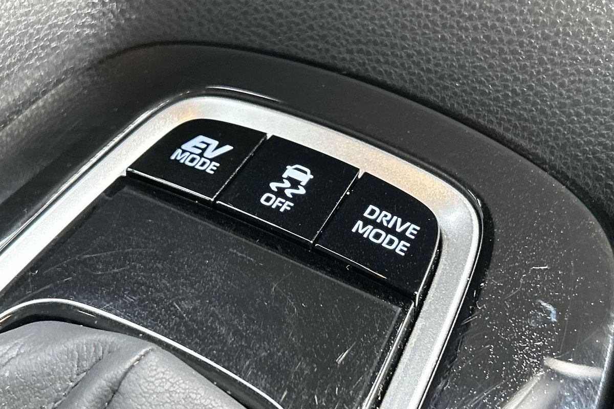 2020 Toyota Corolla SX Hybrid ZWE211R