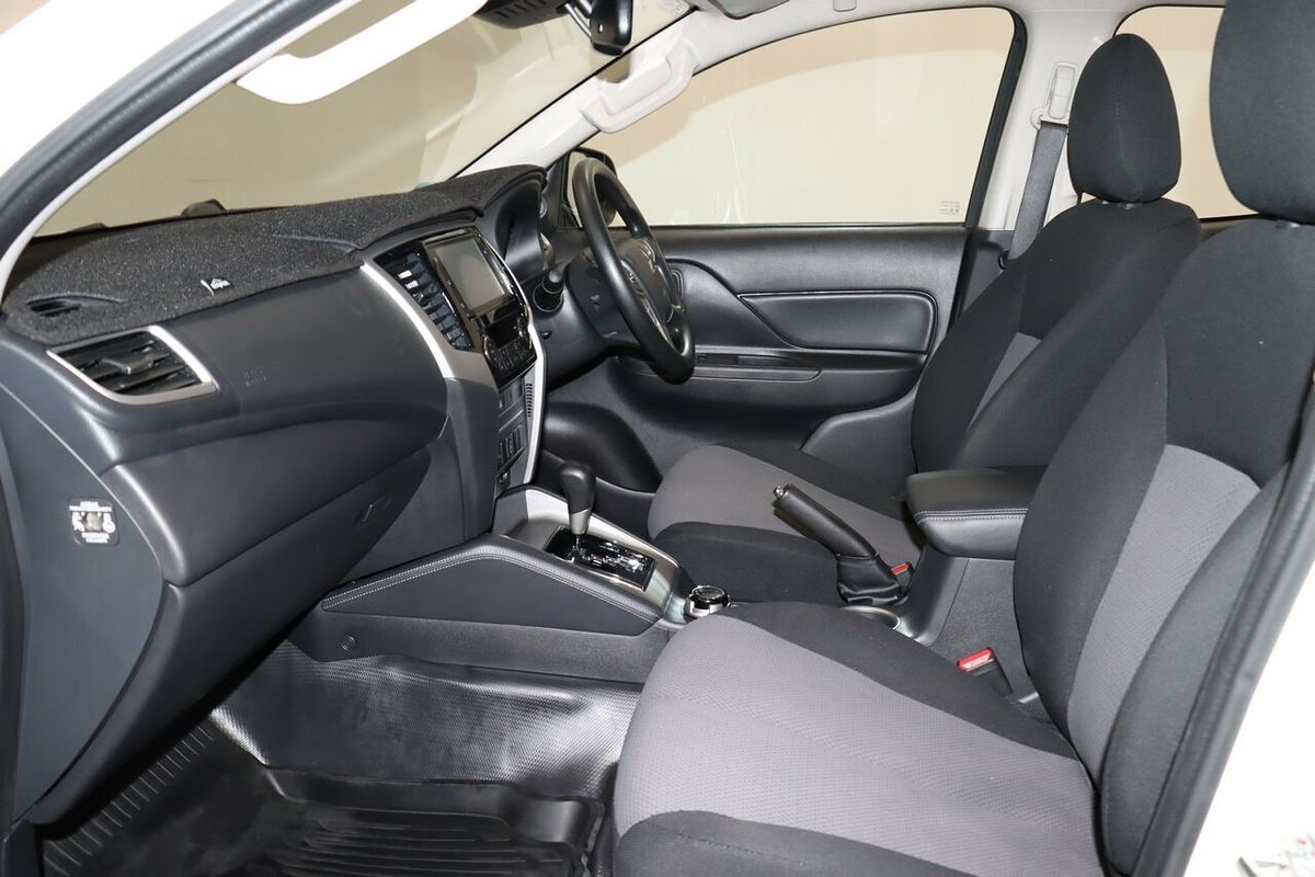 2023 Mitsubishi Triton GLX+ MR 4X4