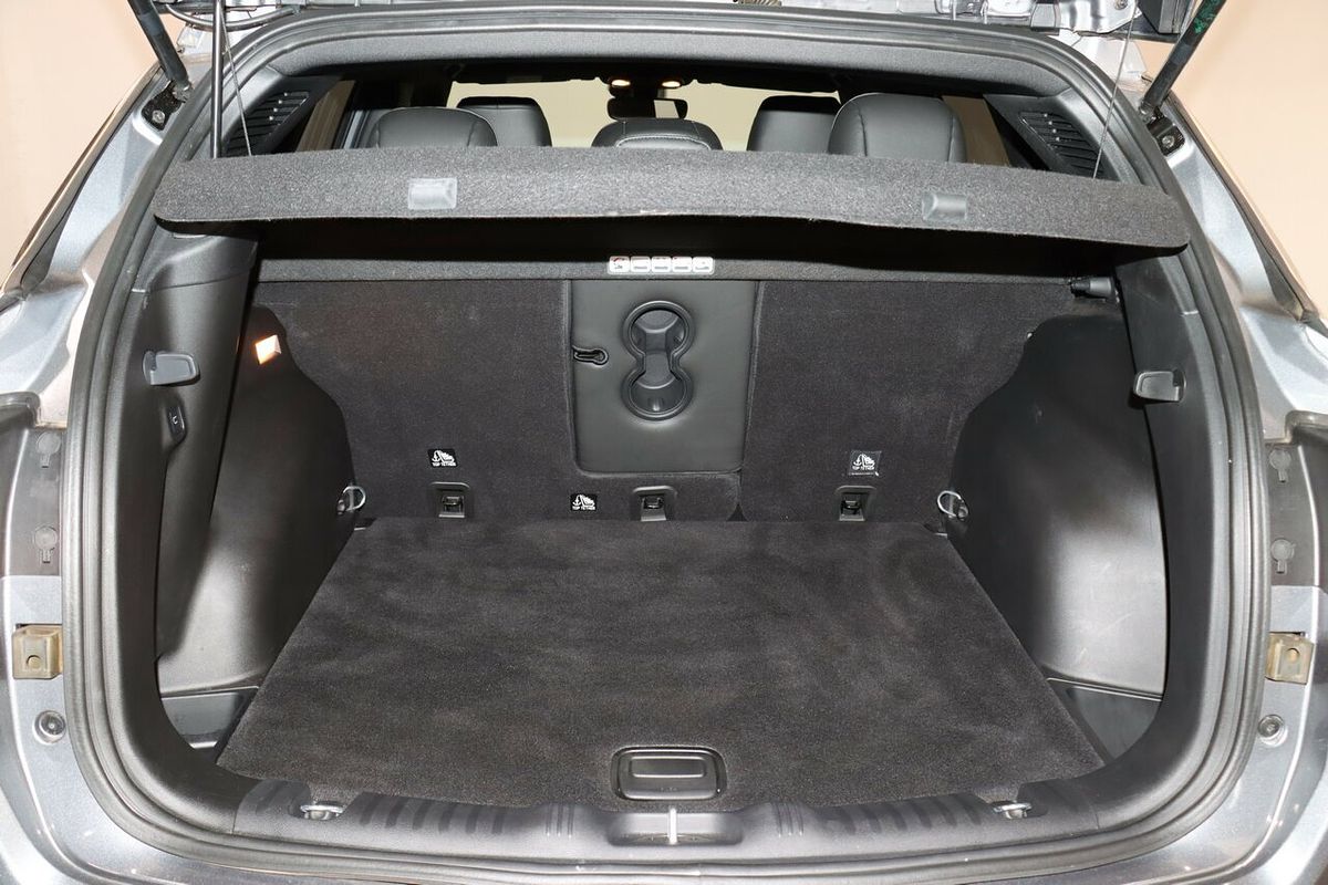 2023 Jeep Compass Limited M6