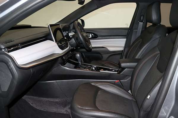 2023 Jeep Compass Limited M6