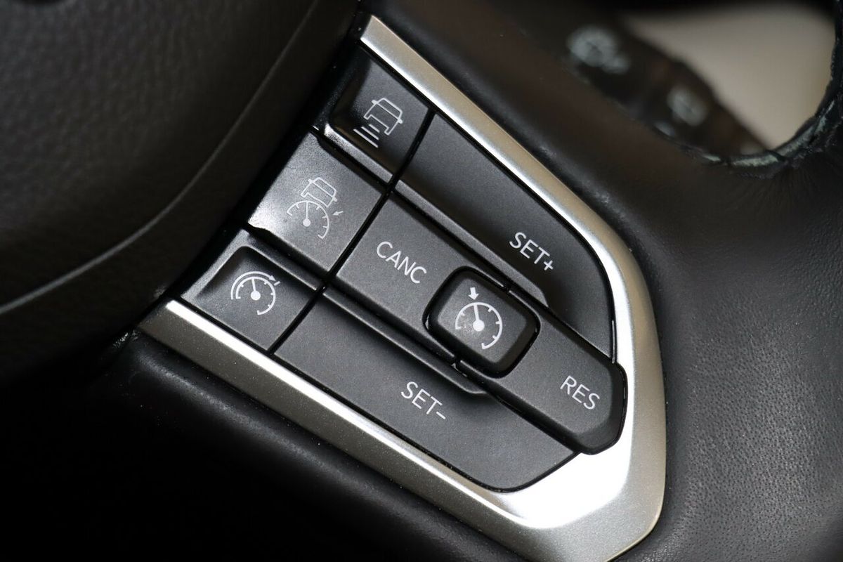 2023 Jeep Compass Limited M6
