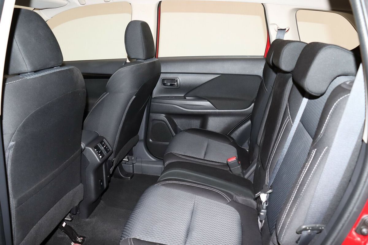 2021 Mitsubishi Outlander ES ZL