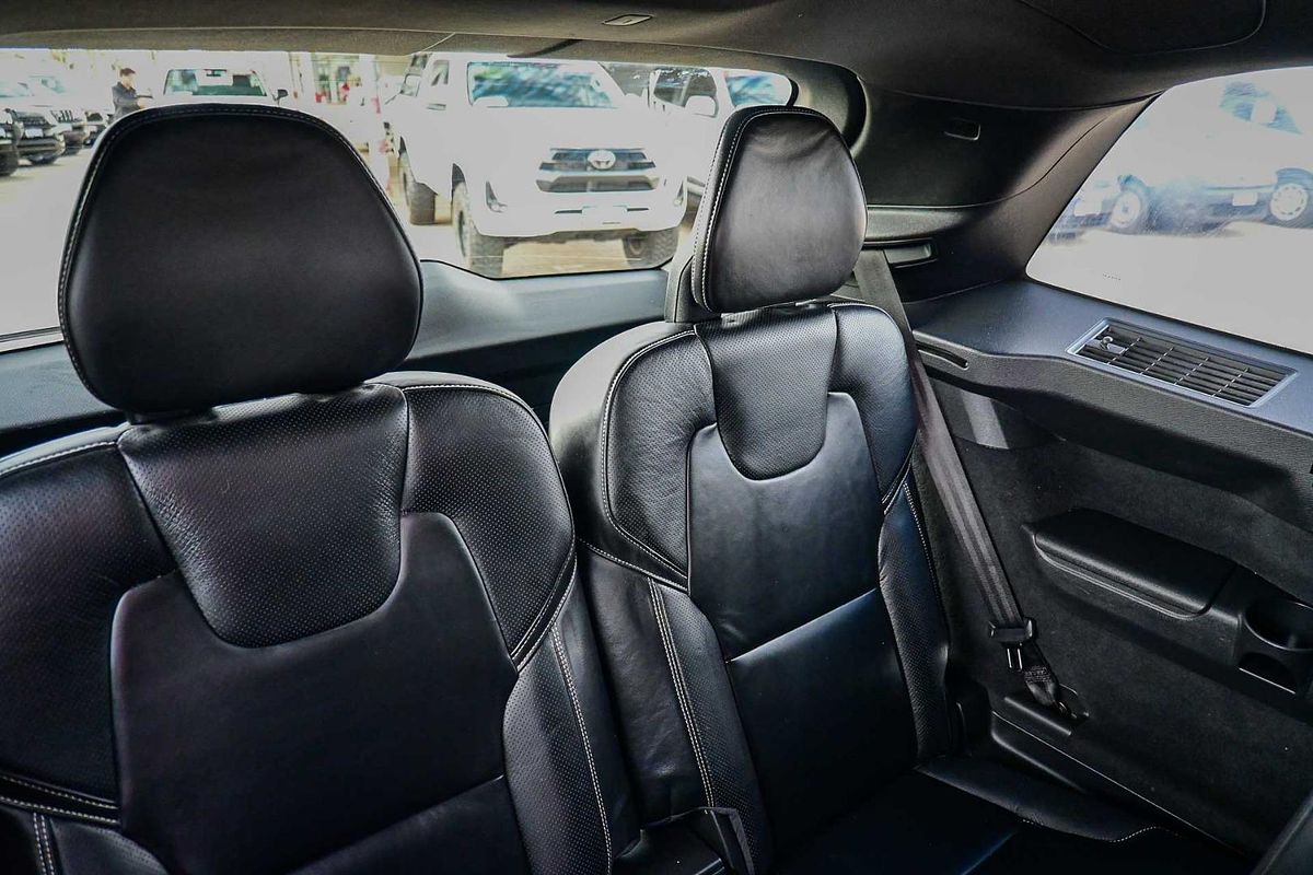 2018 Volvo XC90 T6 R-Design