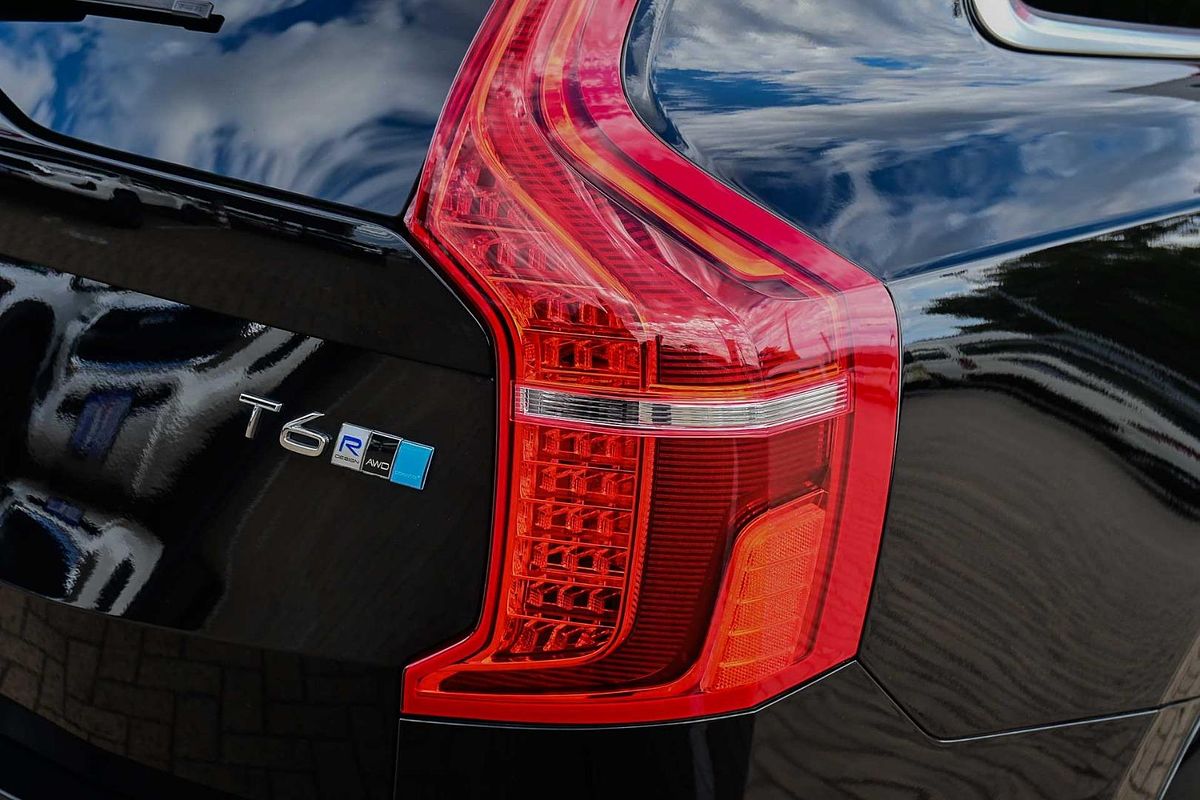2018 Volvo XC90 T6 R-Design