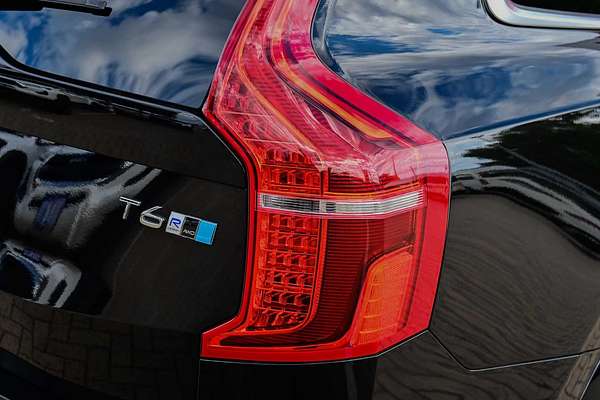 2018 Volvo XC90 T6 R-Design