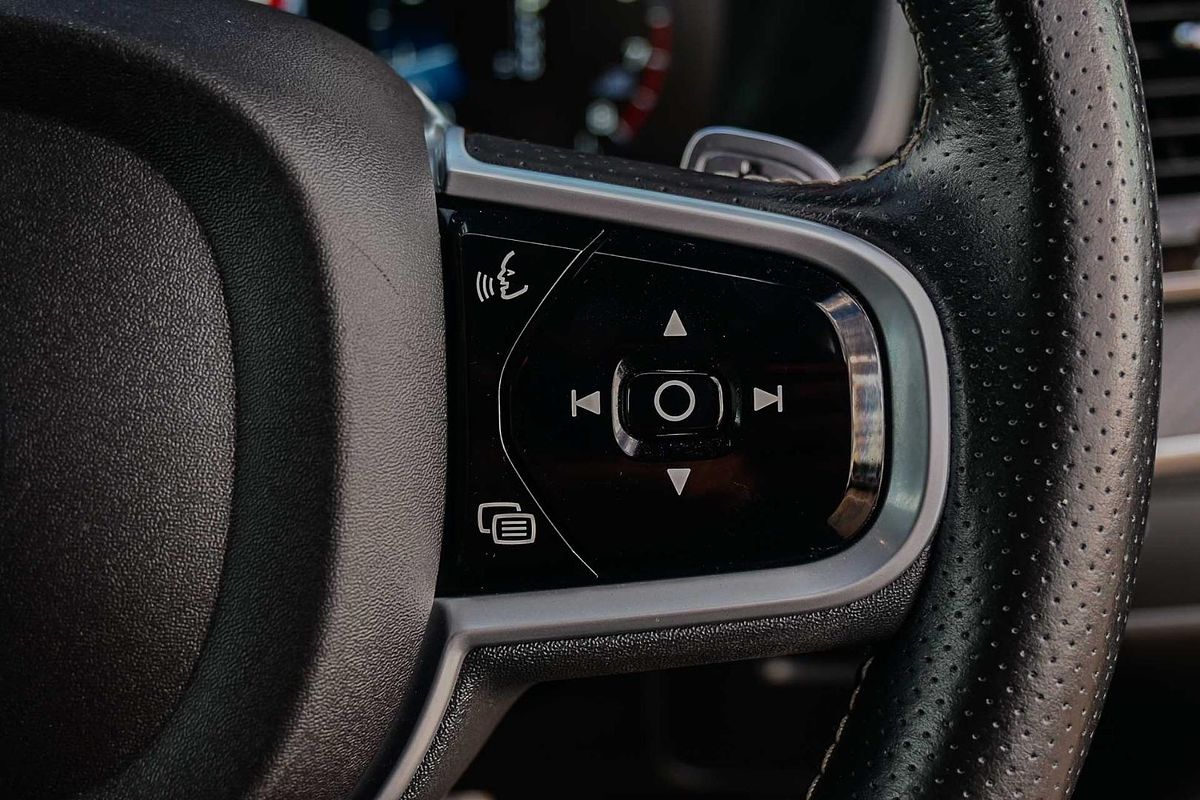 2018 Volvo XC90 T6 R-Design