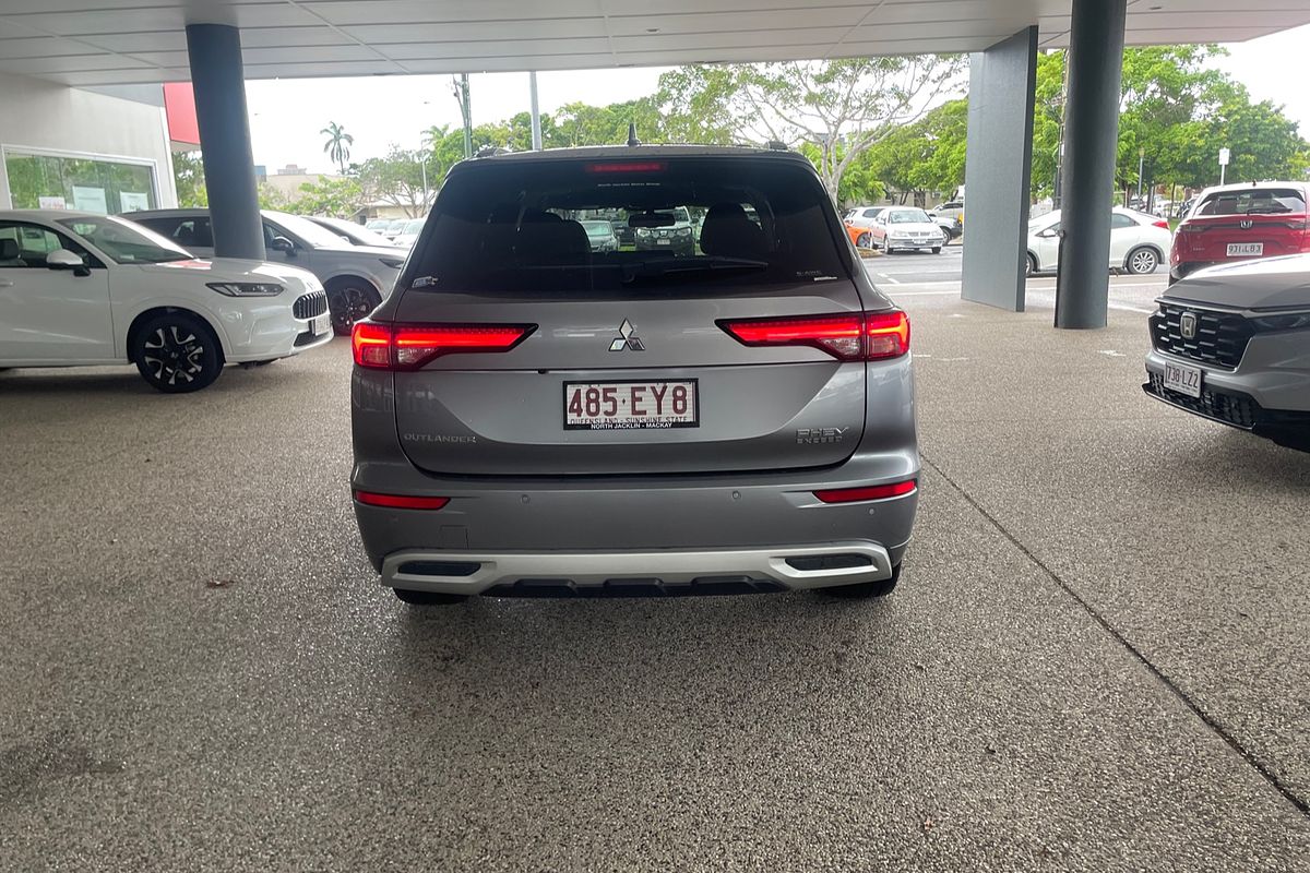 2022 Mitsubishi Outlander PHEV Exceed ZM