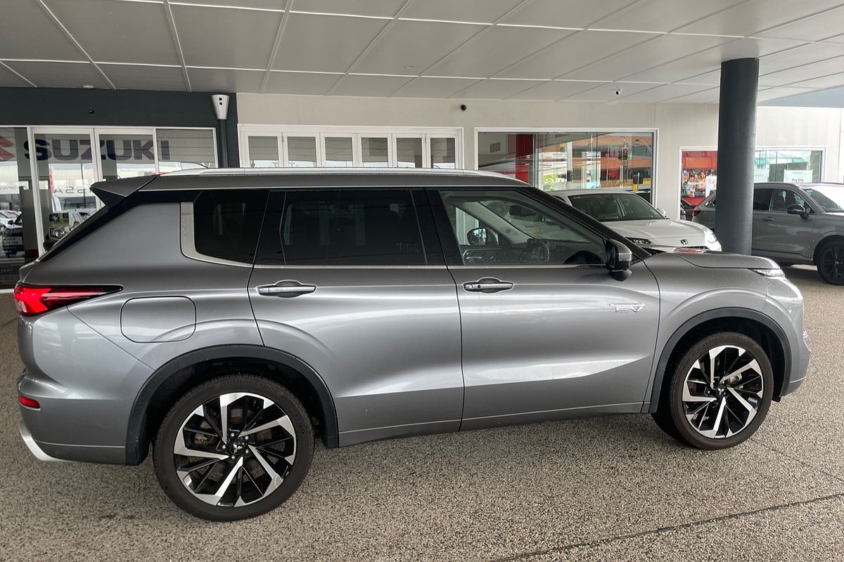 2022 Mitsubishi Outlander PHEV Exceed ZM