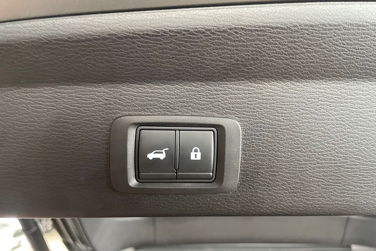 2022 Mitsubishi Outlander PHEV Exceed ZM