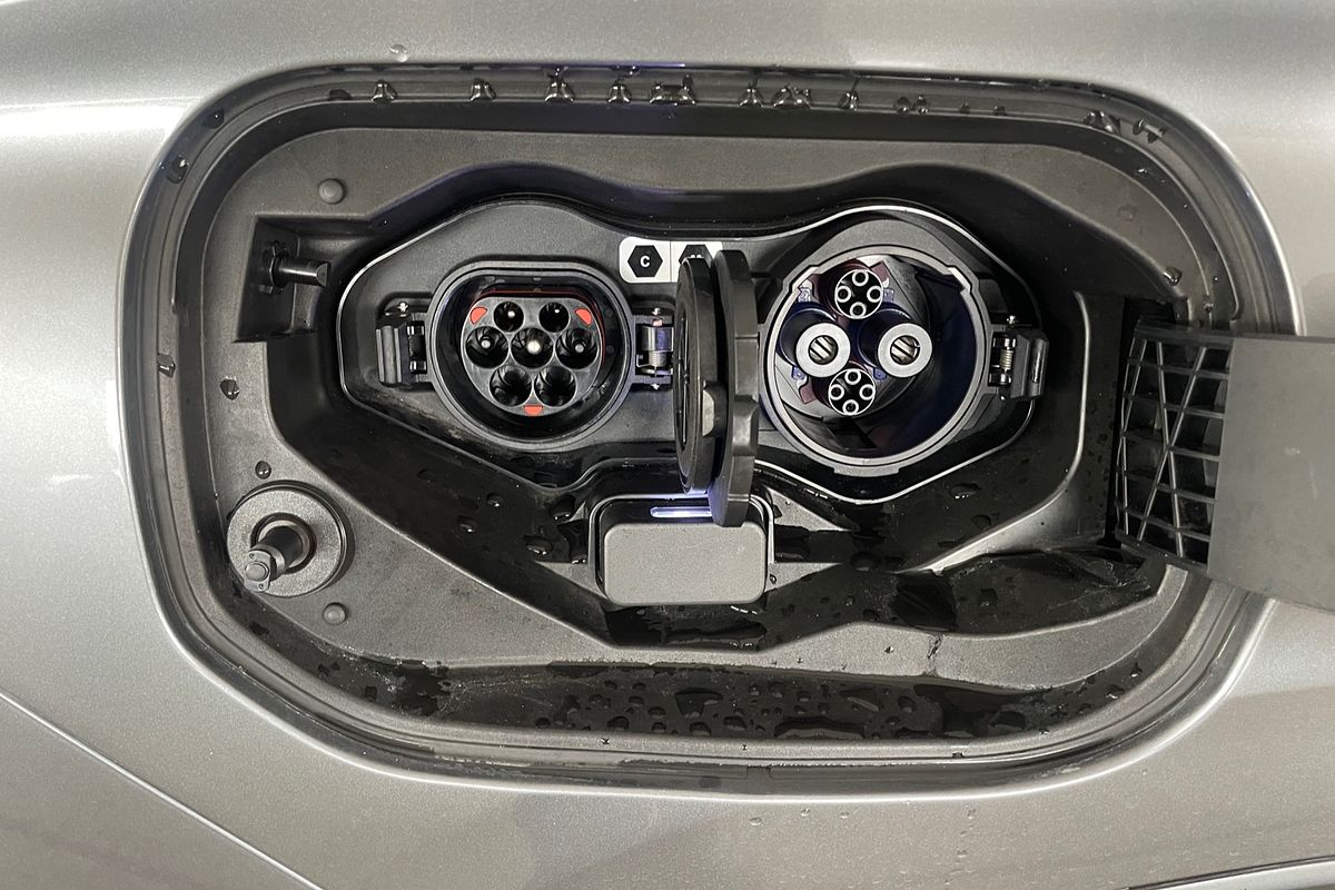 2022 Mitsubishi Outlander PHEV Exceed ZM