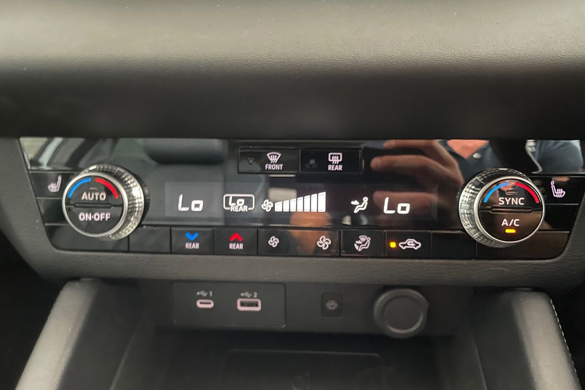 2022 Mitsubishi Outlander PHEV Exceed ZM