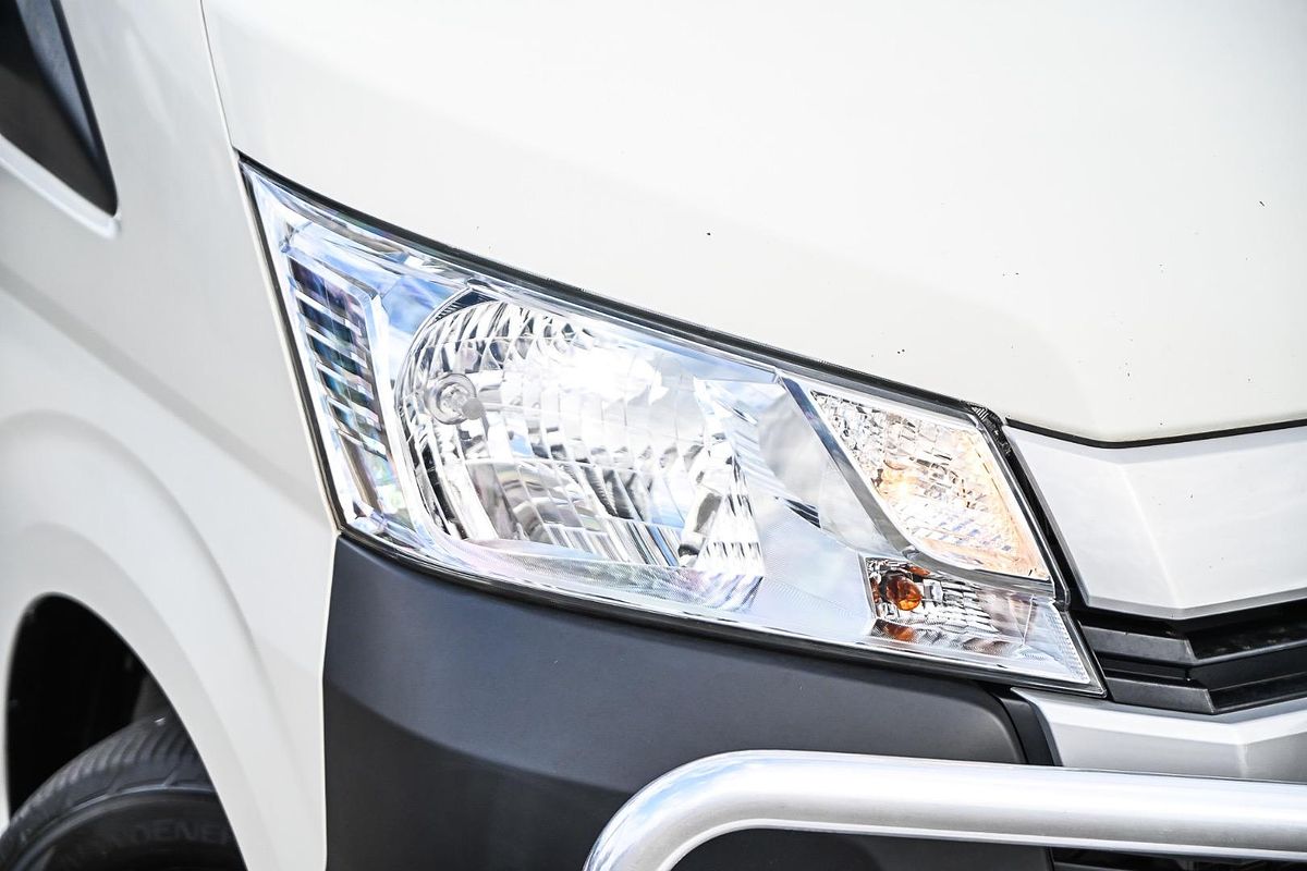 2020 Toyota Hiace Commuter GDH322R