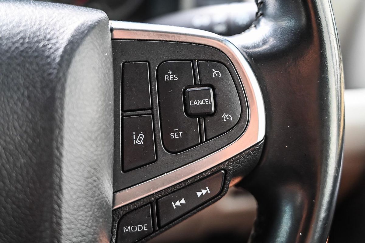 2020 Toyota Hiace Commuter GDH322R