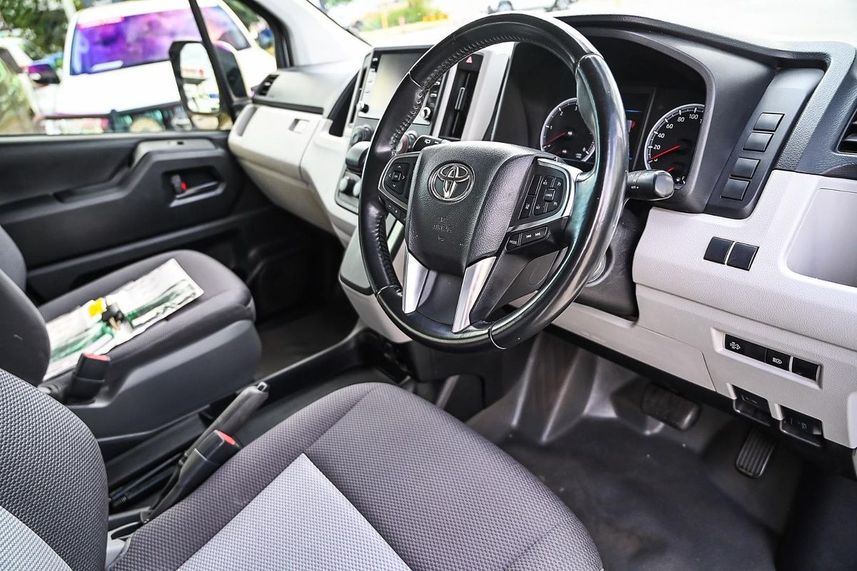 2020 Toyota Hiace Commuter GDH322R