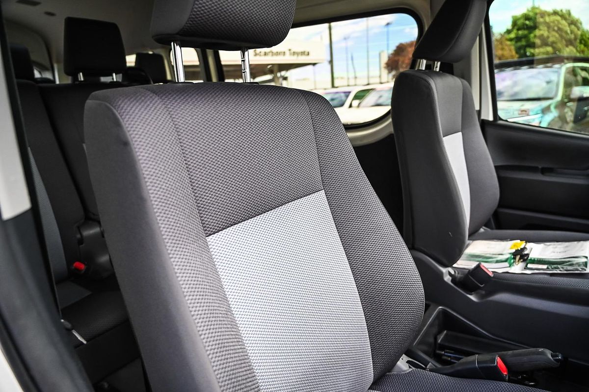 2020 Toyota Hiace Commuter GDH322R