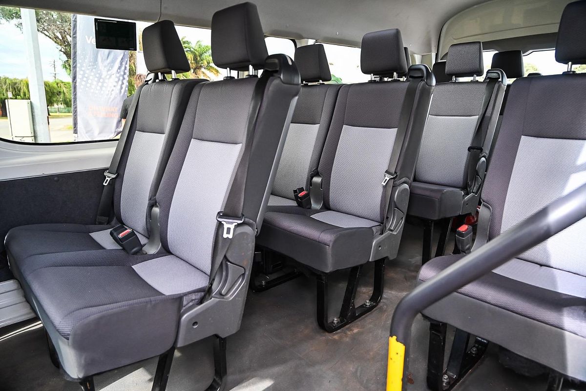 2020 Toyota Hiace Commuter GDH322R