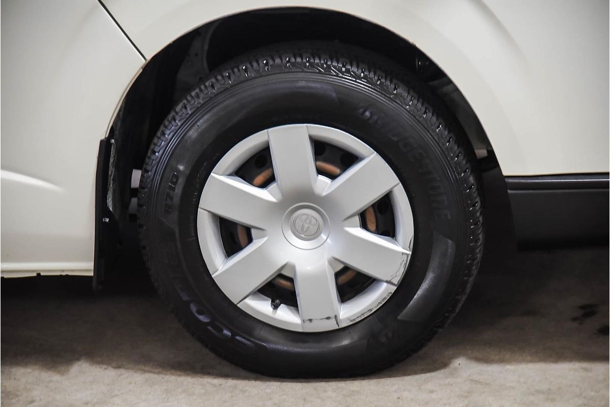 2017 Toyota Hiace Commuter KDH223R