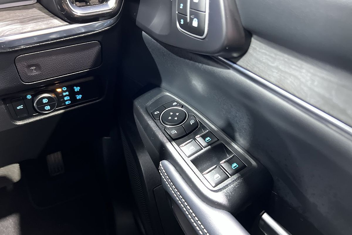 2024 Ford Everest Platinum
