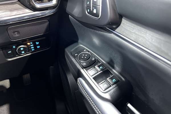 2024 Ford Everest Platinum