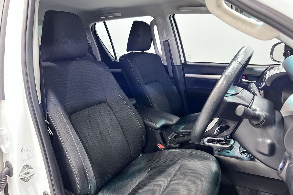 2022 Toyota Hilux SR5 GUN126R 4X4