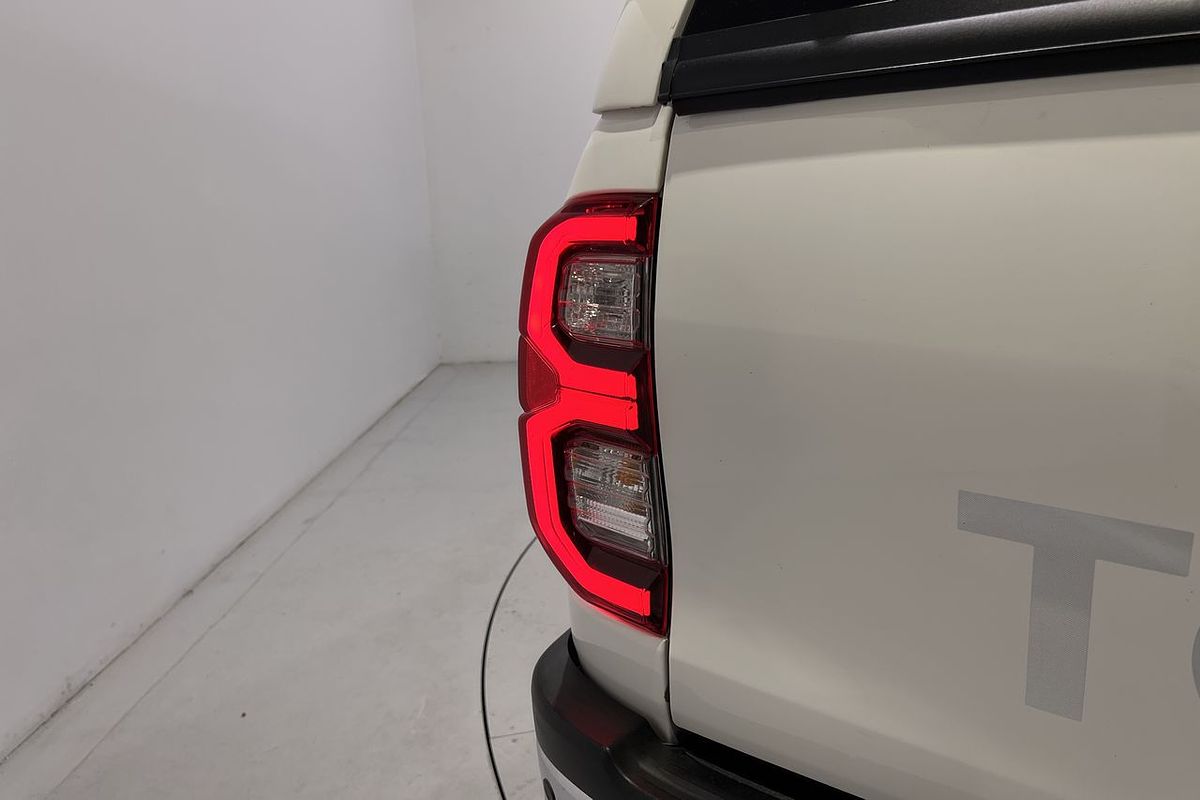 2022 Toyota Hilux SR5 GUN126R 4X4