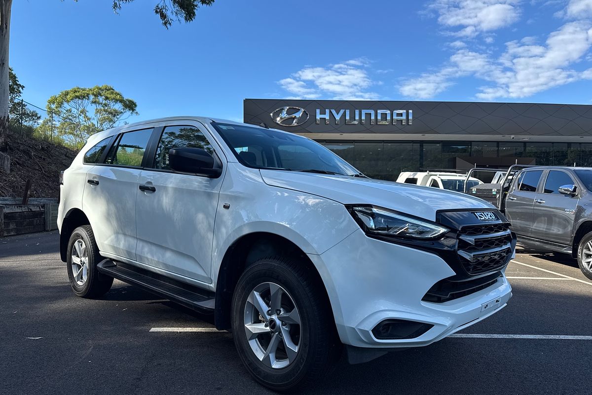 2023 Isuzu MU-X LS-M