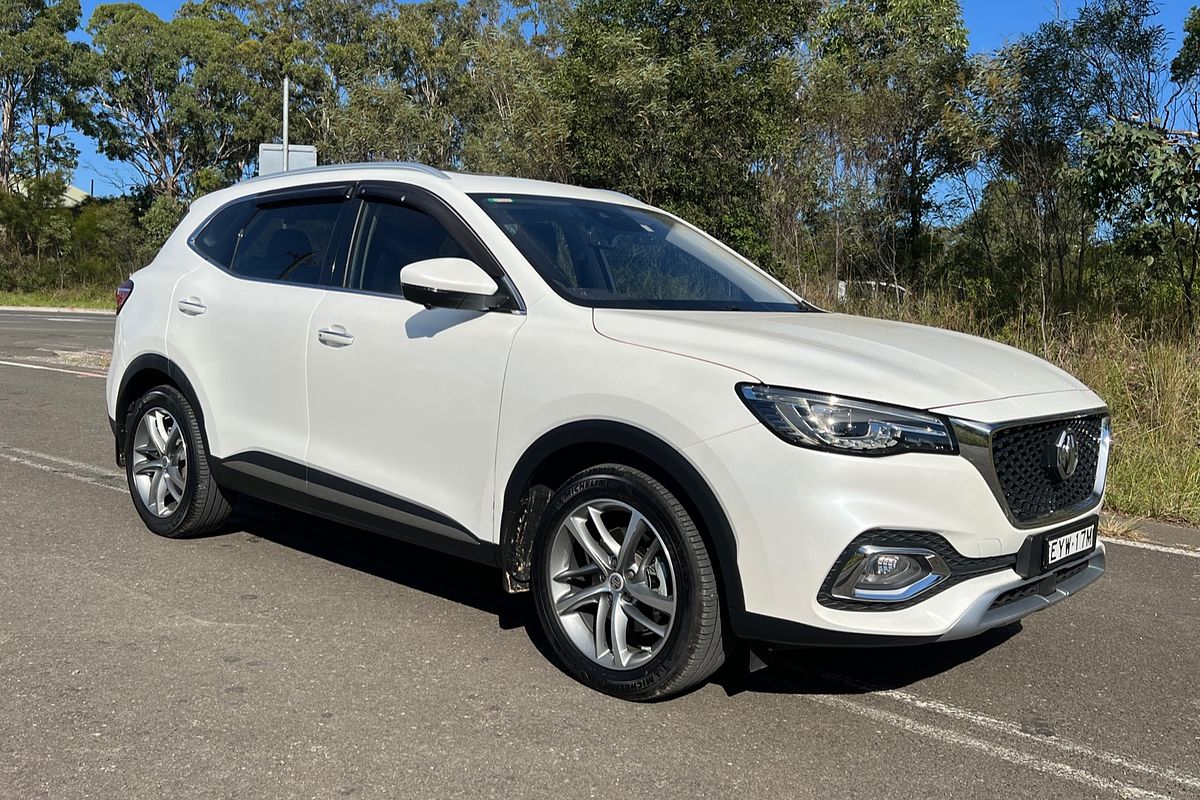 2022 MG HS Essence SAS23