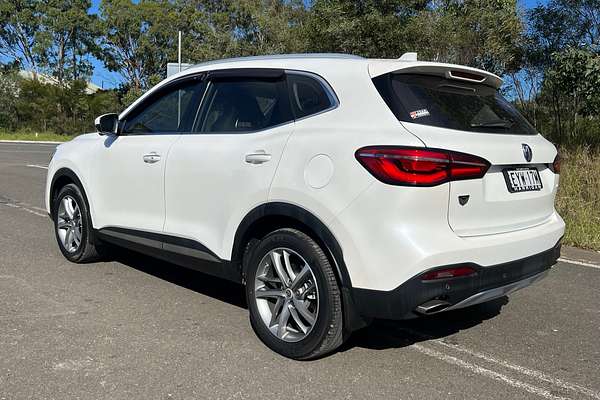 2022 MG HS Essence SAS23