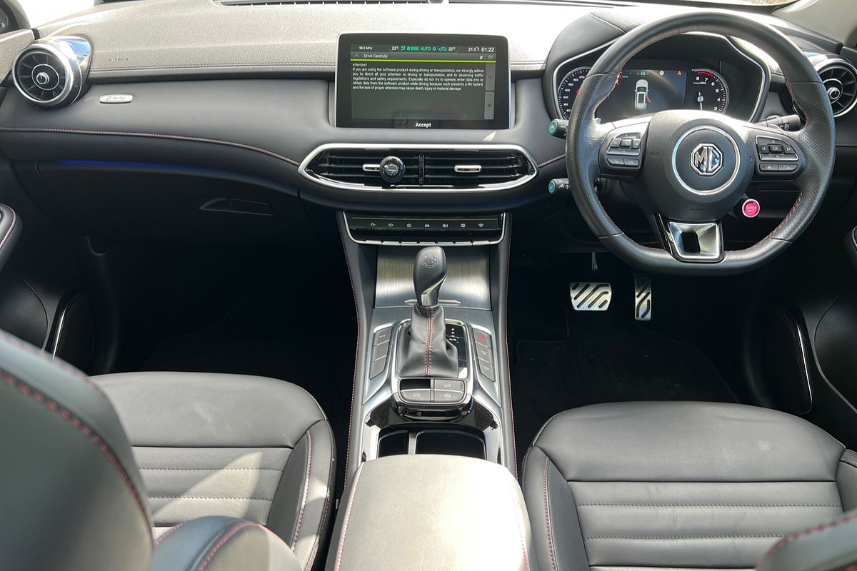 2022 MG HS Essence SAS23