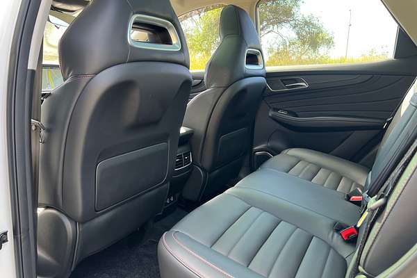 2022 MG HS Essence SAS23