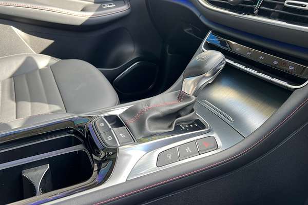 2022 MG HS Essence SAS23