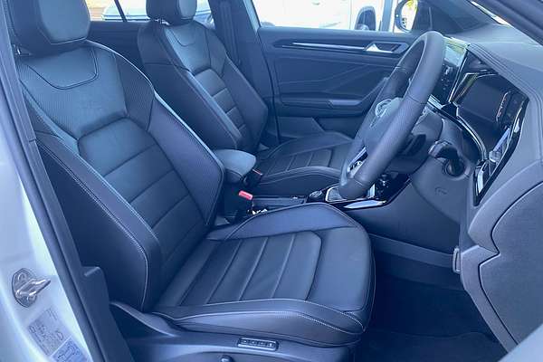 2024 Volkswagen T-Roc 140TSI R-Line D11
