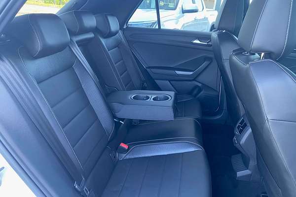 2024 Volkswagen T-Roc 140TSI R-Line D11