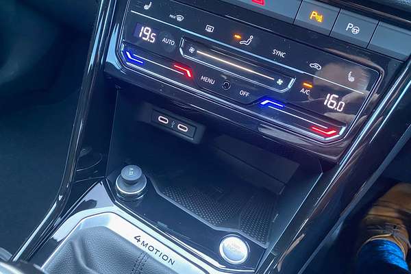2024 Volkswagen T-Roc 140TSI R-Line D11