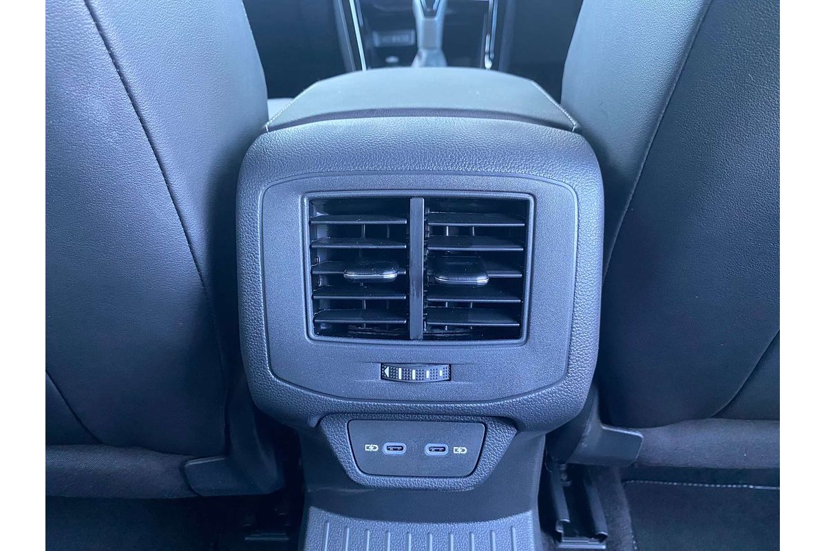 2024 Volkswagen T-Roc 140TSI R-Line D11