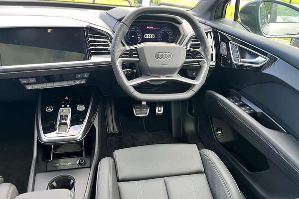 2024 Audi Q4 e-tron 55 F4