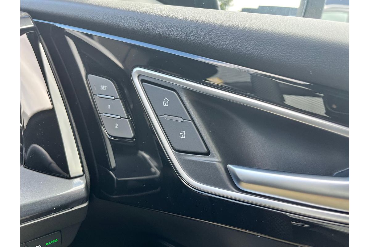 2024 Audi Q4 e-tron 55 F4