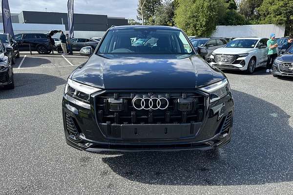 2025 Audi Q7 45 TFSI 4M