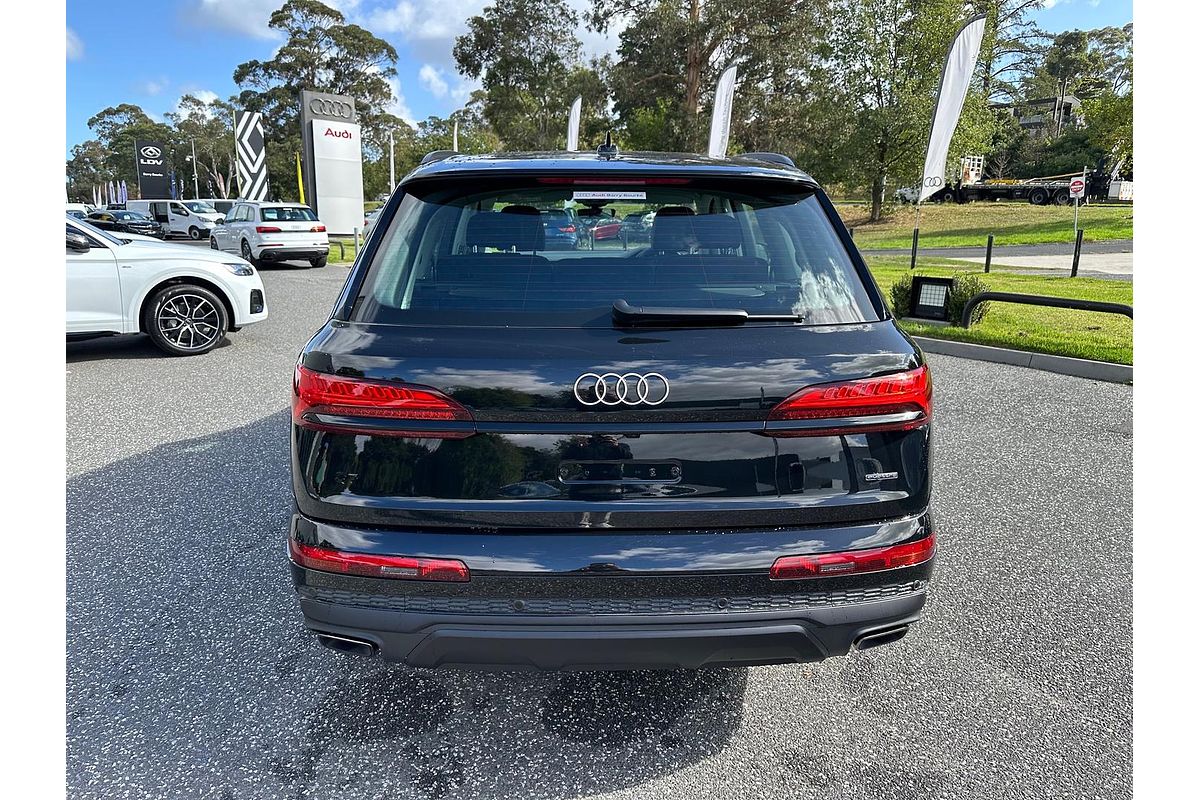 2025 Audi Q7 45 TFSI 4M